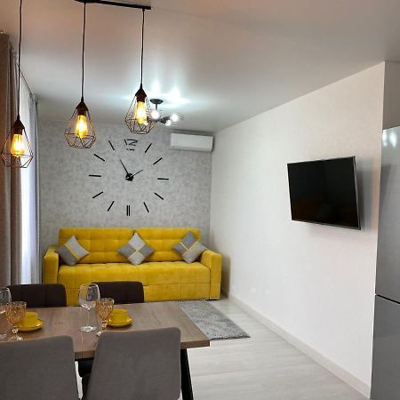 Vip Апартаменты На Жукова Uralsk Eksteriør bilde